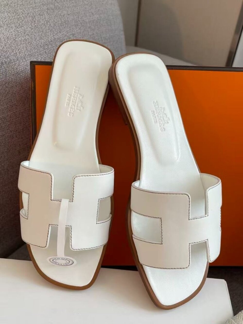 Classic Hermes Shoes: A Stylish and Versatile Choice for Elegance